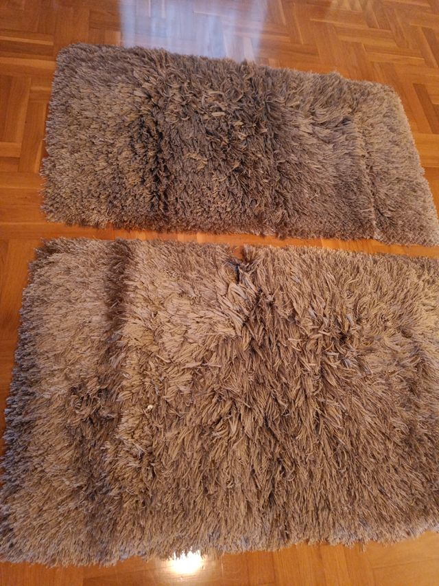 2 alfombras pelo color topo