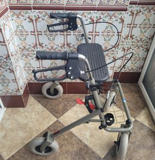 Andador de acero plegable