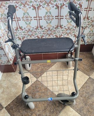 Andador de acero plegable