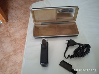 MAQUINA DE AFEITAR PHILIPS ANTIGUA