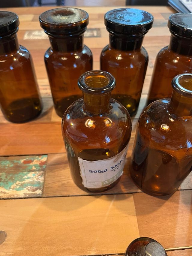 Bottiglia antica Famacia