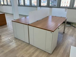 Mesa doble Ofita con mamparas y cajonera con llave