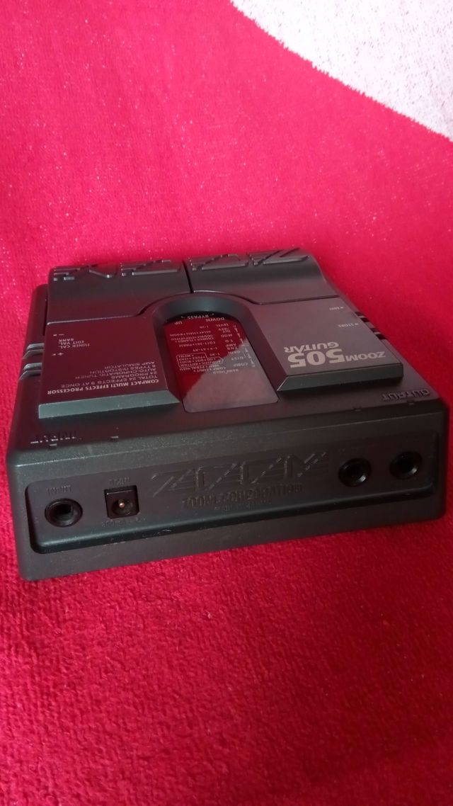 Multi Efectos portátil para guitarra eléctrica.