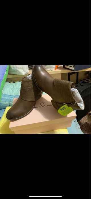 botines en piel a estrenar por cierre de tienda