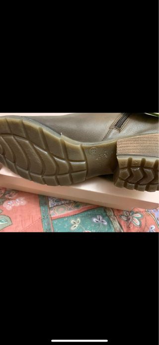 botines en piel a estrenar por cierre de tienda