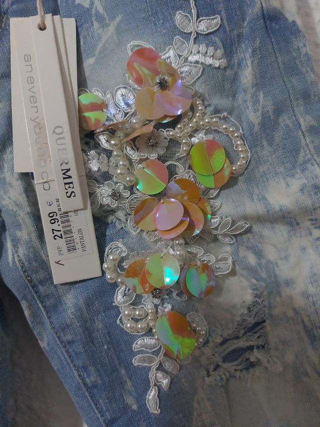 Pantalón tejano NUEVO  XS/34 con pedrería