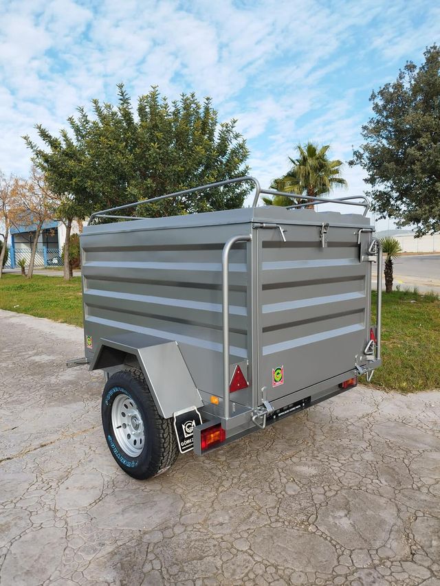 BASCULANTE HIDRÁULICO TODOTERRENO CON TAPADERA