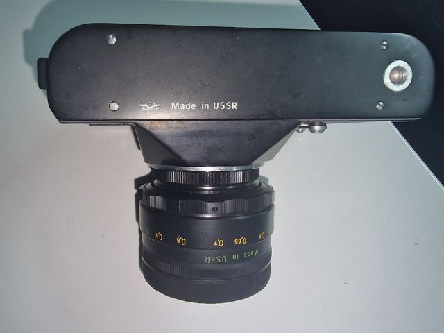 Antigua cámara fotográfica rusa ZENIT-E