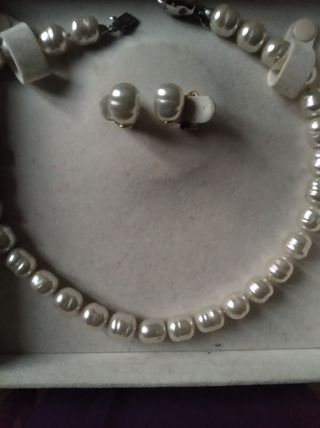 Juego de perlas barrocas, collar y pendientes