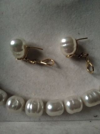 Juego de perlas barrocas, collar y pendientes