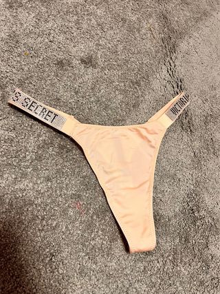 Tanga rosa champan Victoria Secret piedras