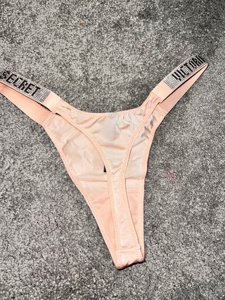 Tanga rosa champan Victoria Secret piedras