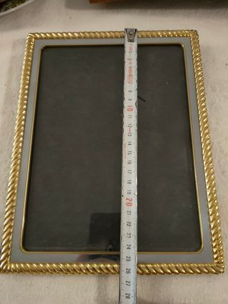 MARCO DE FOTOS DORADO.