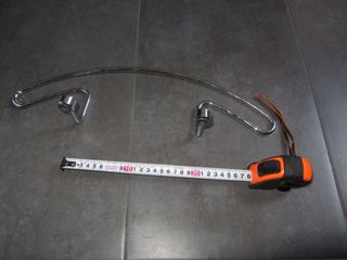 PERCHA  DE COCHE EN REPOSACABEZAS + CORBATERO