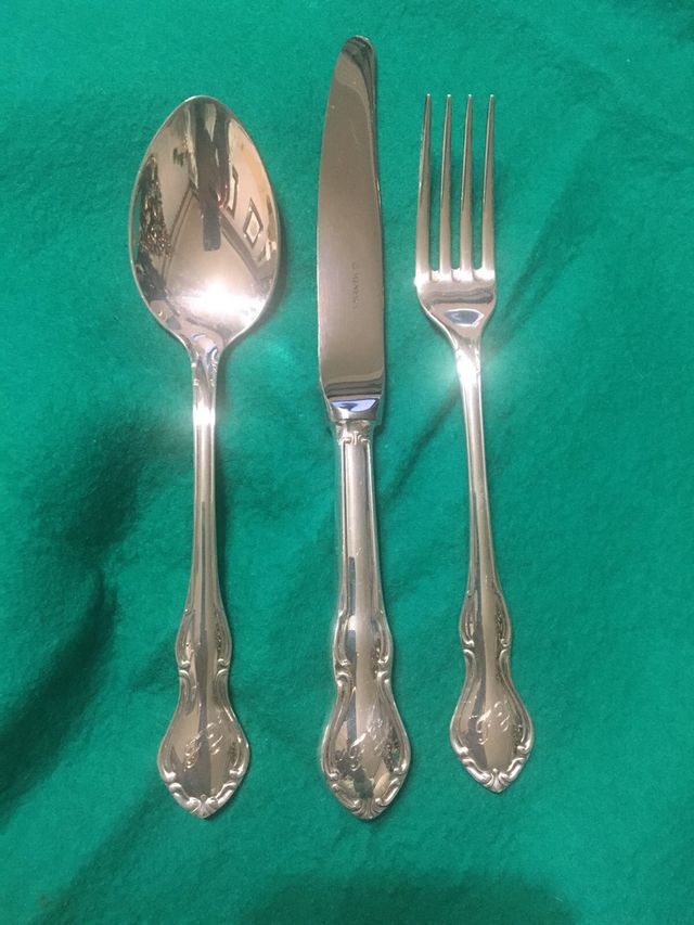 Juego de cubiertos 3 en Alpaca de Meneses 1992