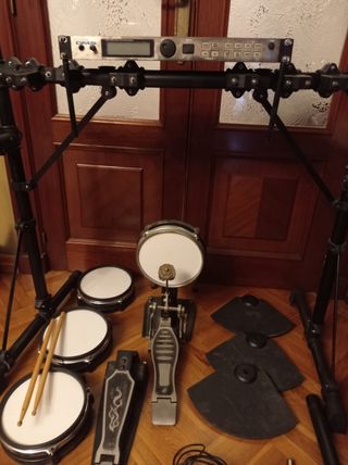 Batería electrónica ALESIS DM5