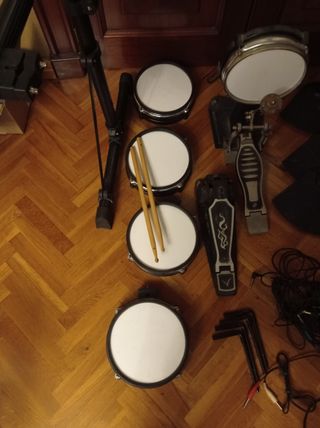 Batería electrónica ALESIS DM5
