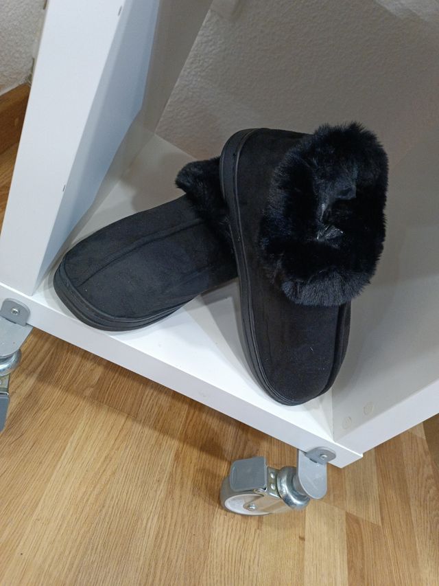 Zapatillas casa hombre en diferentes cierre tienda