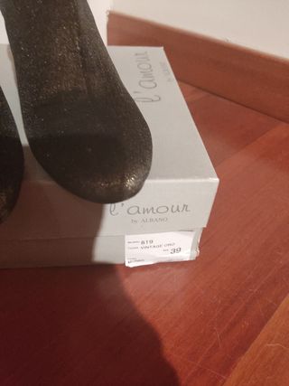 Botines vintage en oro y negro