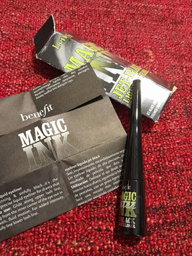 Eyeliner líquido negro Benefit