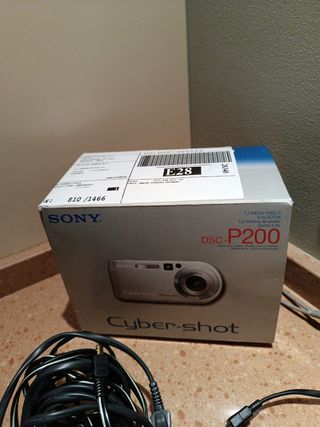 Cámara de fotos Sony DSC-P200