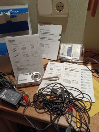 Cámara de fotos Sony DSC-P200