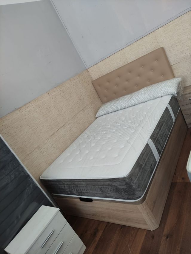 Liquidación de canapés,colchones,sofás chislong