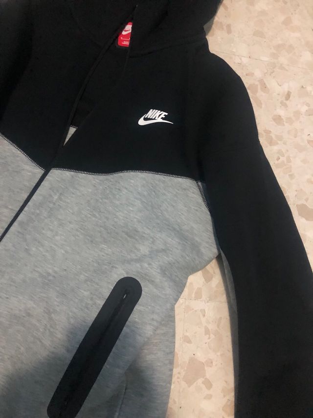 sudadera nike tech