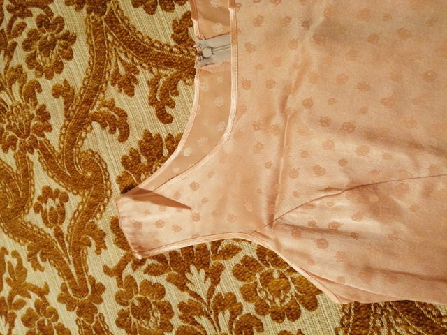 Abito corto.Colore Albicocca .Ottimo stato.Glamour