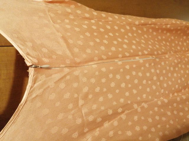 Abito corto.Colore Albicocca .Ottimo stato.Glamour