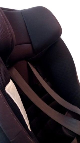 Silla de coche para bebé Nuna.