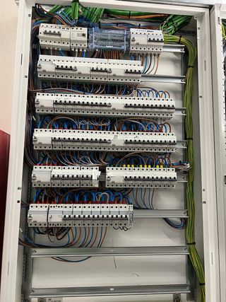 Electricista autorizado-Instalaciones, boletines