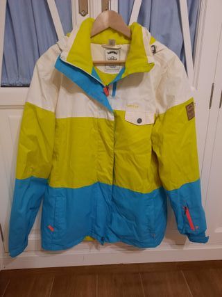 Chaqueton y pantalon de esquí o nieve
