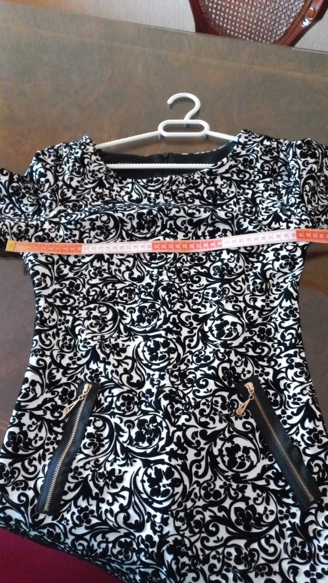 Vestido blanco y negro