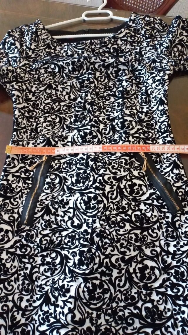 Vestido blanco y negro