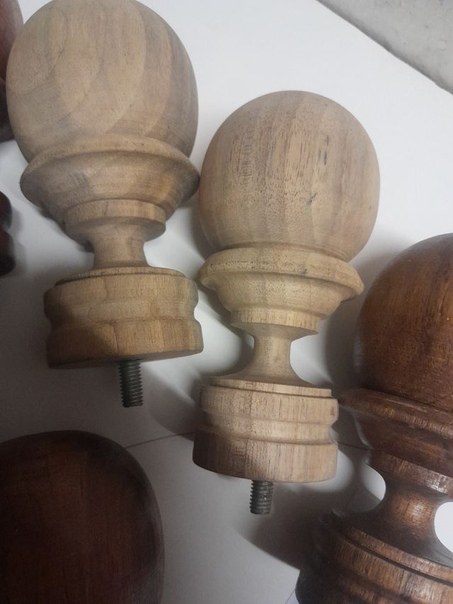 Pomoli in legno noce 10€ cadauno