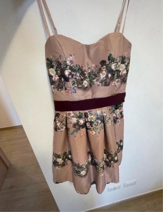 Abito floreale Rinascimento Nuovo