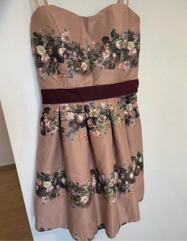 Abito floreale Rinascimento Nuovo