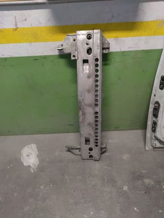 Traviesa defensa radiador  mini  optica