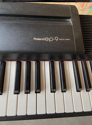 Roland ep9 Piano