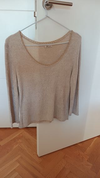 Top de terciopelo color dorado pálido