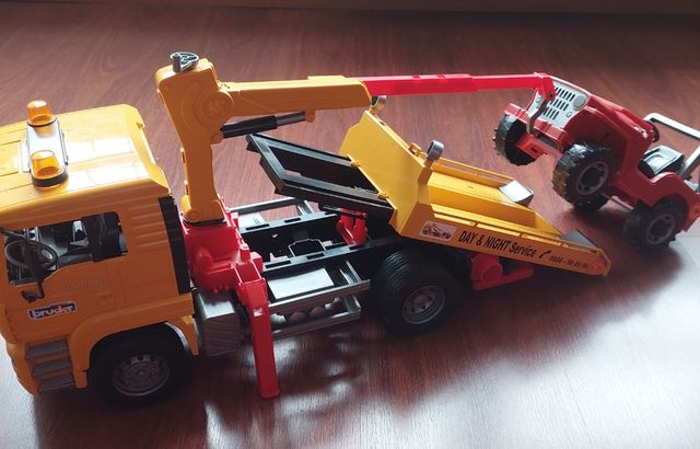 Camion grua con jeep "Bruder"
