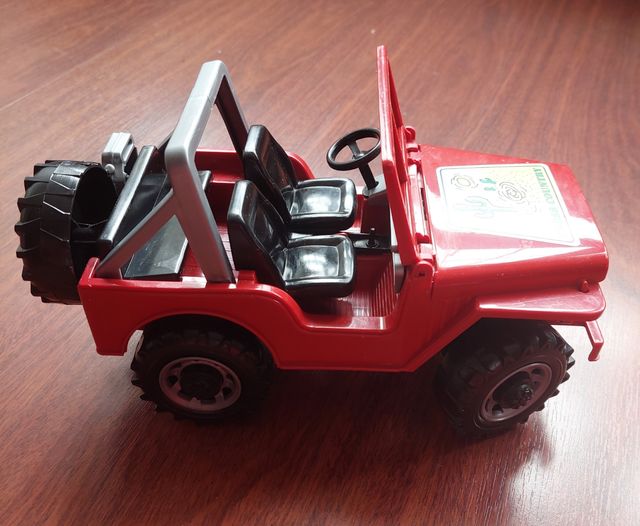 Camion grua con jeep "Bruder"