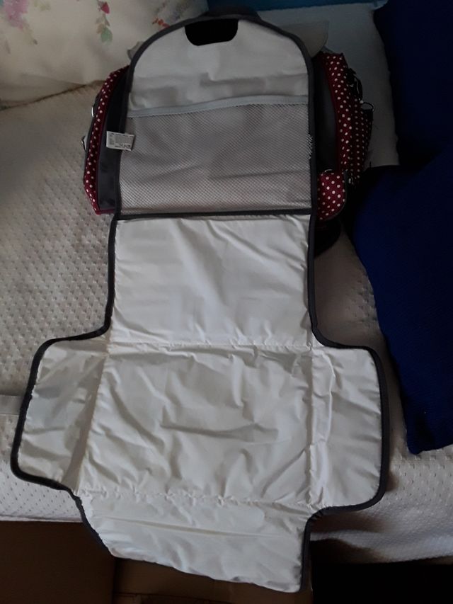 Bolso bebé y cambiador tamaño mediano babymoov