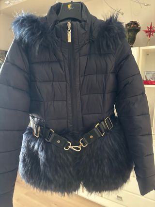 Parka de plumas y pelo sintetico, nueva 
