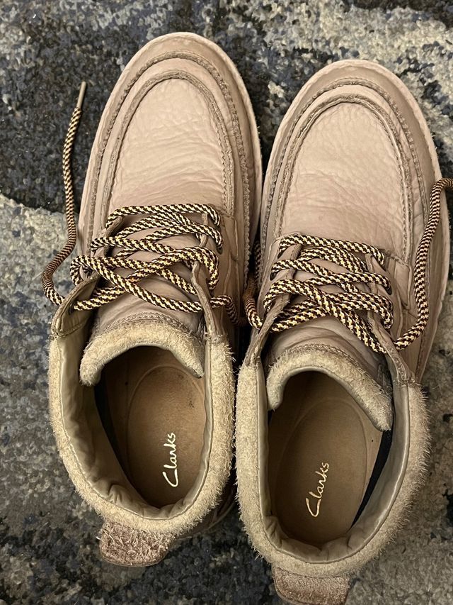 botas de piel para hombre. clarks num 43