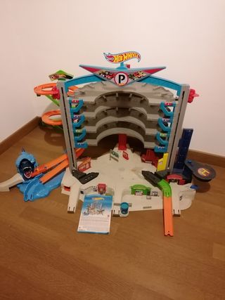 Garage Hot Wheels Shark 