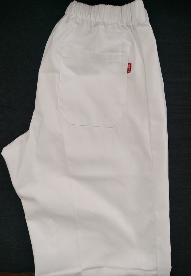 Calças de enfermeira brancas