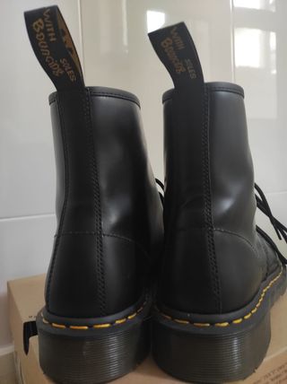 Botas originales Doctor Martens negras T 42. 