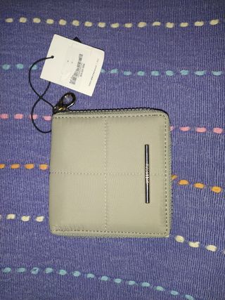Monedero Pull and Bear a estrenar 